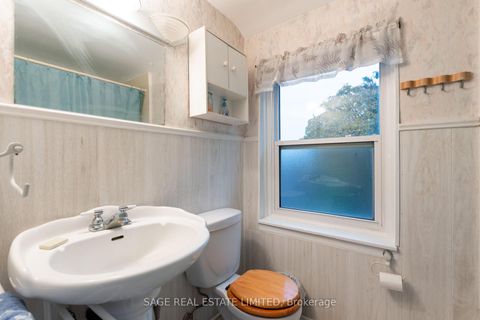 Photo 19 at 25 Willowmount Drive, Birchmount, Toronto