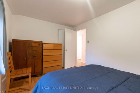 Photo 21 at 25 Willowmount Drive, Birchmount, Toronto