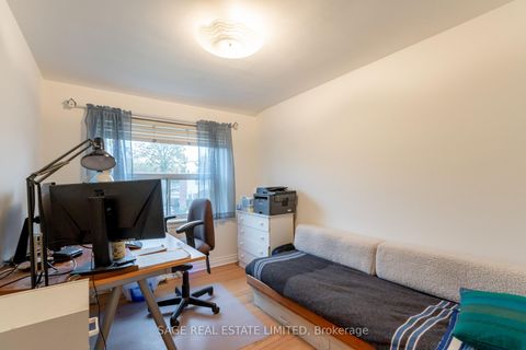 Photo 23 at 25 Willowmount Drive, Birchmount, Toronto