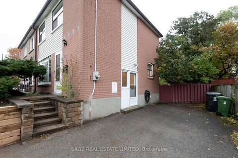 Photo 34 at 25 Willowmount Drive, Birchmount, Toronto