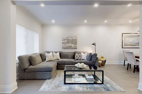 Photo 3 at 51 Abbeywood Gate W, Beverley Glen, Vaughan