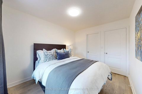 Photo 20 at 51 Abbeywood Gate W, Beverley Glen, Vaughan