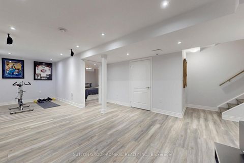 Photo 25 at 51 Abbeywood Gate W, Beverley Glen, Vaughan