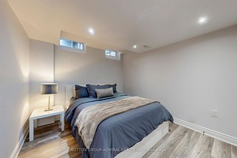 Photo 27 at 51 Abbeywood Gate W, Beverley Glen, Vaughan