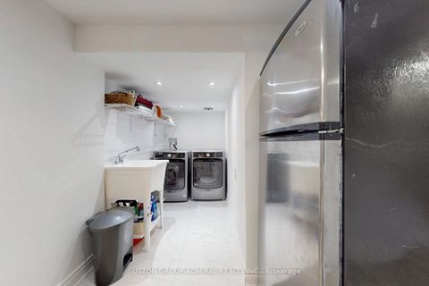 Photo 31 at 51 Abbeywood Gate W, Beverley Glen, Vaughan