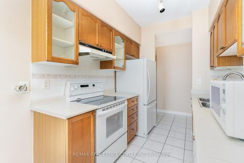 Photo 9 at 410 - 2301 Parkhaven Boulevard, RO River Oaks, Oakville