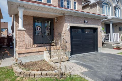 Photo 2 at 32 Eddington Place, Maple, Vaughan