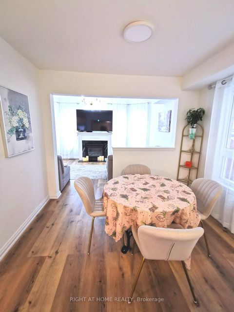 Photo 9 at 32 Eddington Place, Maple, Vaughan