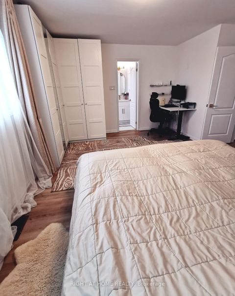 Photo 21 at 32 Eddington Place, Maple, Vaughan