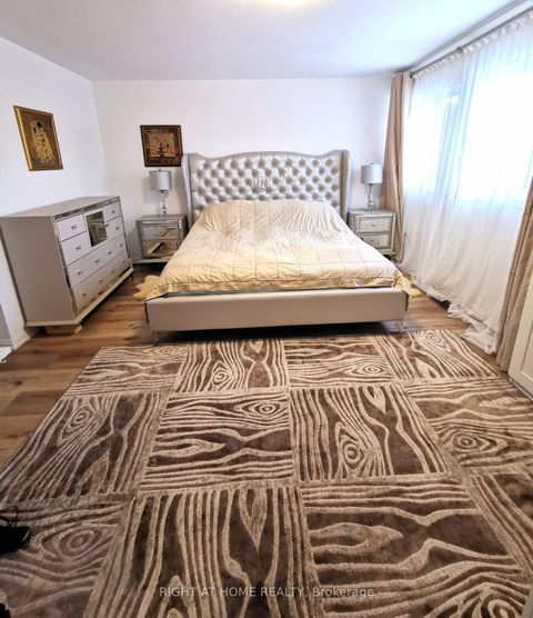 Photo 22 at 32 Eddington Place, Maple, Vaughan