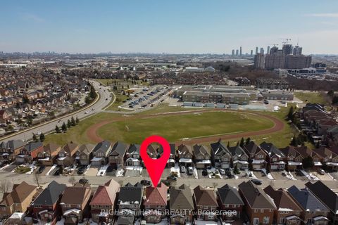 Photo 26 at 32 Eddington Place, Maple, Vaughan