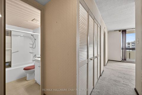 Photo 18 at 2002 - 65 Huntingdale Boulevard, L'Amoreaux, Toronto