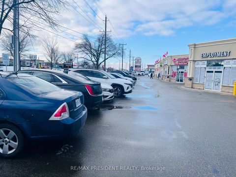 Photo 1 at 31-32 - 1772 Albion Road, Clairville, Toronto