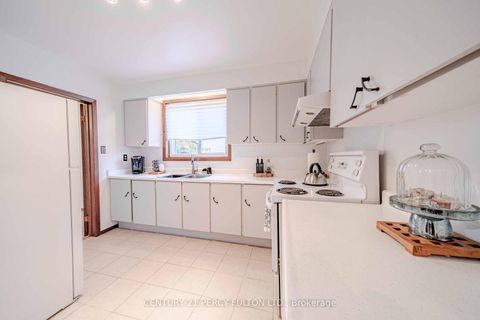 Photo 8 at 3 Griselda Crescent, Woburn, Toronto