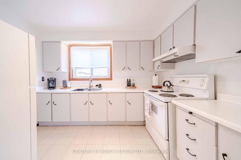 Photo 9 at 3 Griselda Crescent, Woburn, Toronto