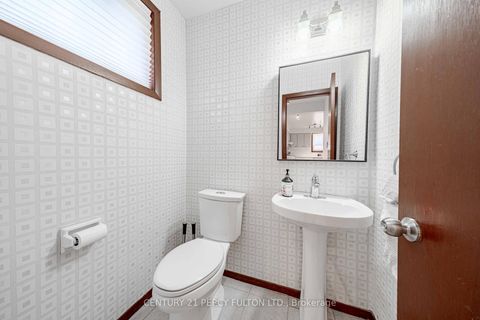 Photo 11 at 3 Griselda Crescent, Woburn, Toronto