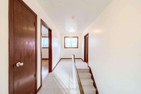 Photo 12 at 3 Griselda Crescent, Woburn, Toronto