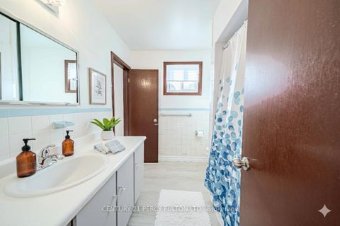 Photo 16 at 3 Griselda Crescent, Woburn, Toronto