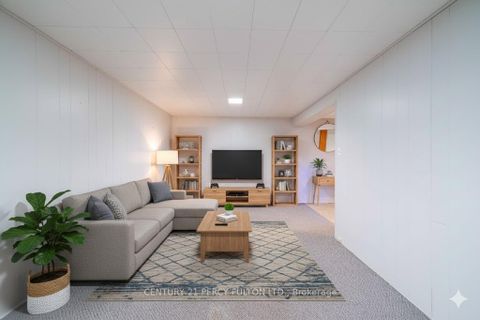 Photo 19 at 3 Griselda Crescent, Woburn, Toronto