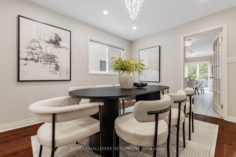 Photo 5 at 29 Canterbury Court, Harding, Richmond Hill