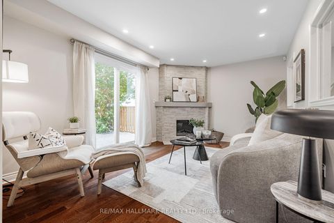 Photo 11 at 29 Canterbury Court, Harding, Richmond Hill