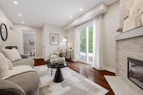 Photo 12 at 29 Canterbury Court, Harding, Richmond Hill