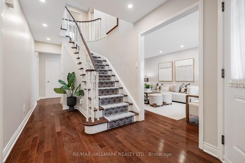 Photo 14 at 29 Canterbury Court, Harding, Richmond Hill