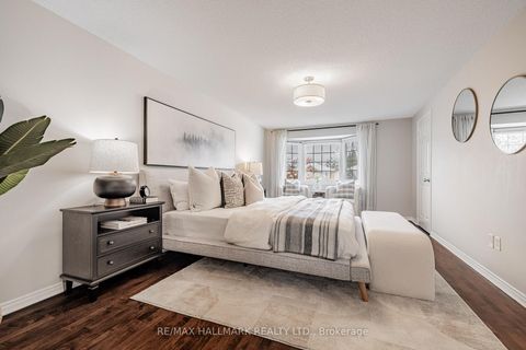 Photo 16 at 29 Canterbury Court, Harding, Richmond Hill