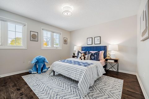 Photo 19 at 29 Canterbury Court, Harding, Richmond Hill