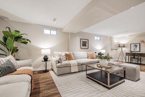 Photo 21 at 29 Canterbury Court, Harding, Richmond Hill