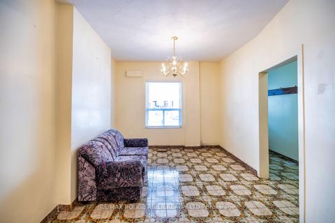 Photo 6 at 17 Talbot Street, Pellam Park, Toronto