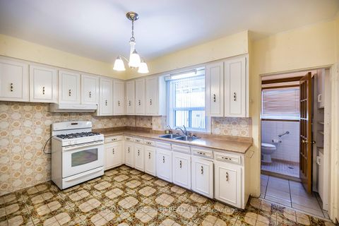 Photo 11 at 17 Talbot Street, Pellam Park, Toronto