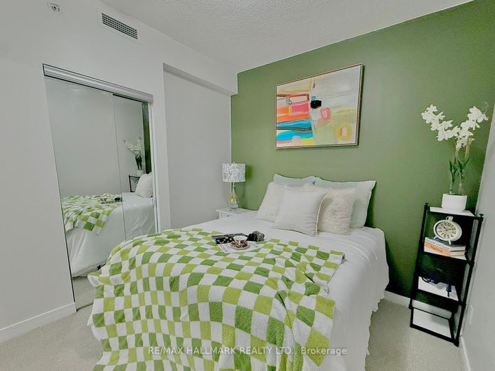 Photo 16 at 619 - 621 Sheppard Avenue E, Bayview Village, Toronto