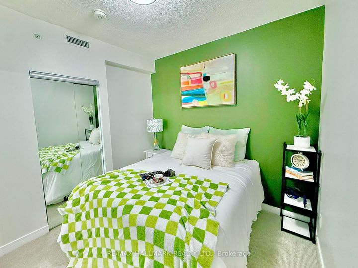 Photo 31 at 619 - 621 Sheppard Avenue E, Bayview Village, Toronto