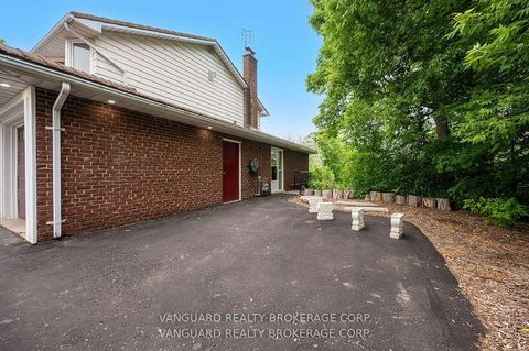 Photo 6 at 80 Kleins Crescent, Kleinburg, Vaughan