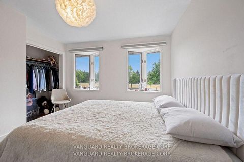 Photo 40 at 80 Kleins Crescent, Kleinburg, Vaughan