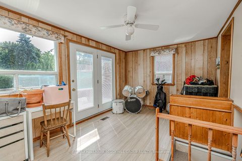 Photo 6 at 85 Tyler Street, Aurora Village, Aurora