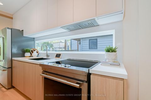 Photo 13 at 7 Ivy Avenue, South Riverdale, Toronto