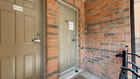 Photo 4 at 42-02 - 2420 Baronwood Drive, WM Westmount, Oakville