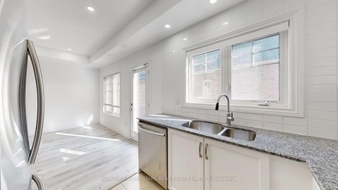 Photo 12 at 42-02 - 2420 Baronwood Drive, WM Westmount, Oakville