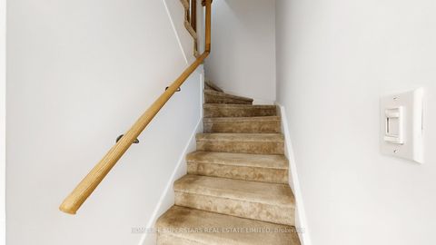 Photo 16 at 42-02 - 2420 Baronwood Drive, WM Westmount, Oakville