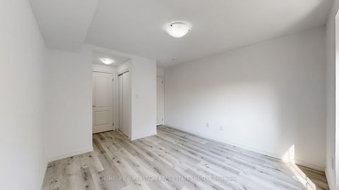 Photo 20 at 42-02 - 2420 Baronwood Drive, WM Westmount, Oakville