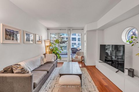 Photo 1 at 202 - 600 Queens Quay W, Waterfront Communities C1, Toronto