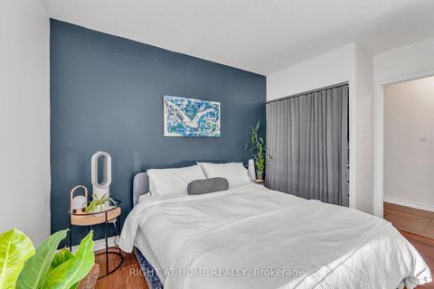 Photo 5 at 202 - 600 Queens Quay W, Waterfront Communities C1, Toronto