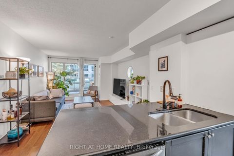 Photo 6 at 202 - 600 Queens Quay W, Waterfront Communities C1, Toronto