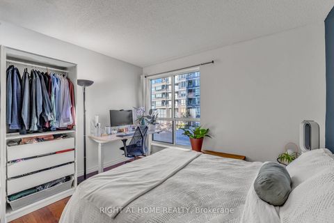 Photo 9 at 202 - 600 Queens Quay W, Waterfront Communities C1, Toronto
