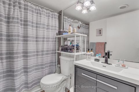 Photo 10 at 202 - 600 Queens Quay W, Waterfront Communities C1, Toronto