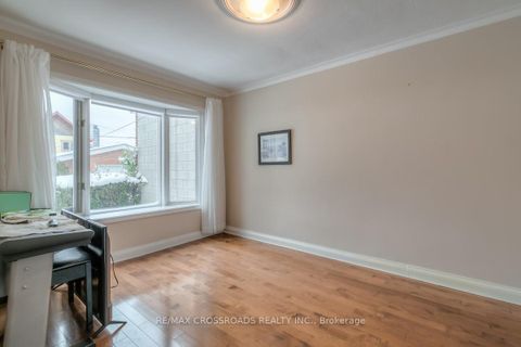 Photo 6 at 363 Hopewell Avenue, Belgravia, Toronto