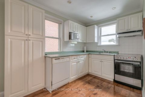 Photo 7 at 363 Hopewell Avenue, Belgravia, Toronto