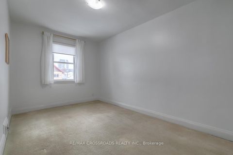 Photo 11 at 363 Hopewell Avenue, Belgravia, Toronto